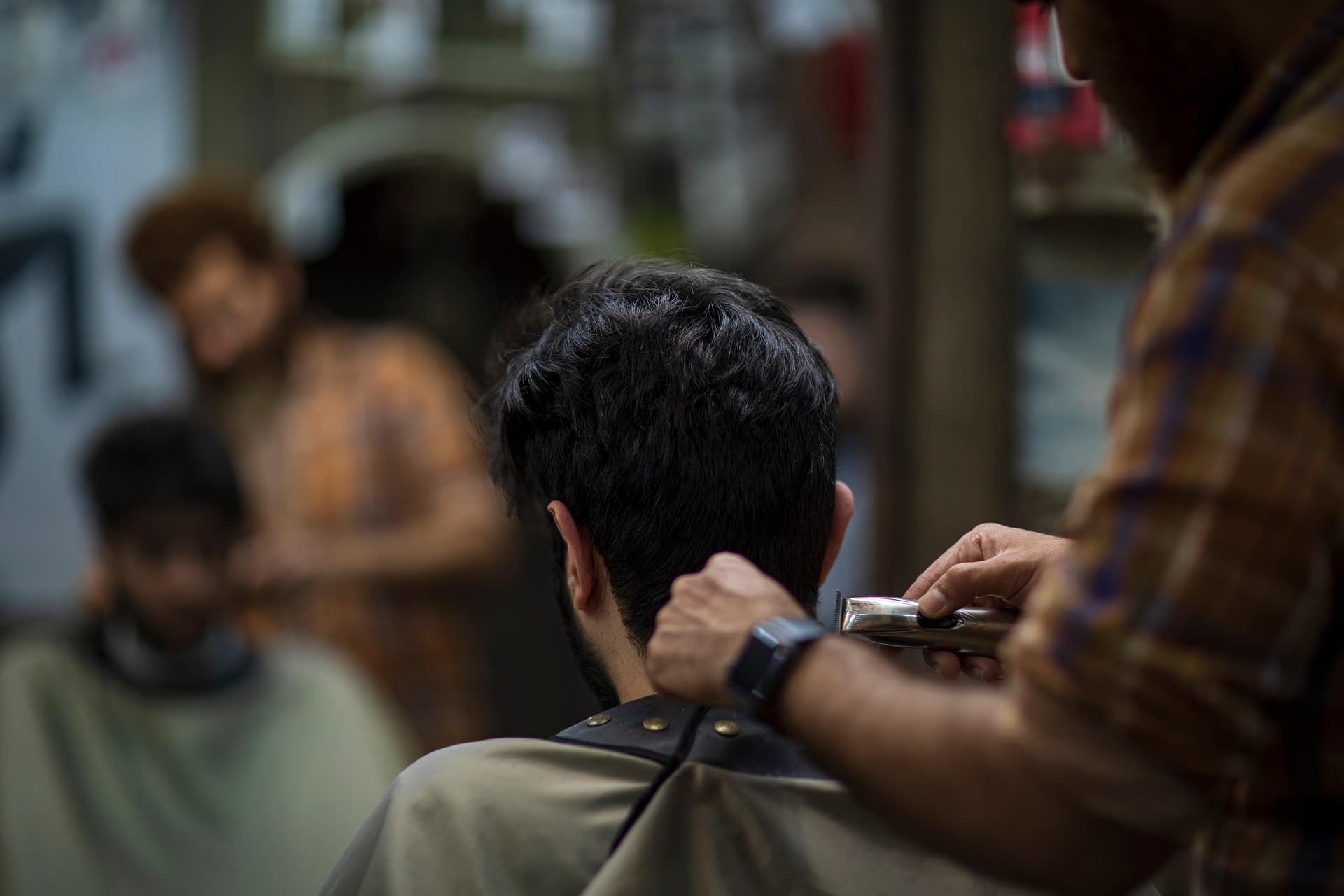 Herramientas de barberia listas para el siguiente cliente
